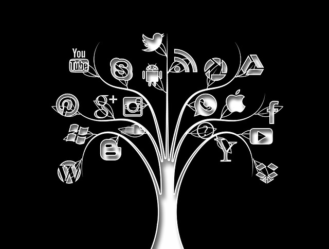strom se sociálními sítěmi